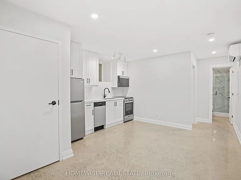 2563 Dundas St W #5 — Photo 3