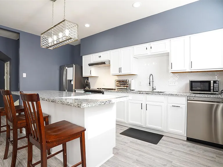 6419 Waldron Dr #B — Photo 8