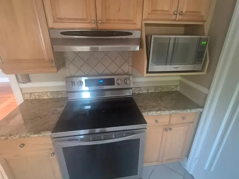 755 Maple Ave — Photo 7