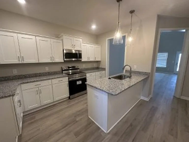1850 Madison St #306 — Photo 4