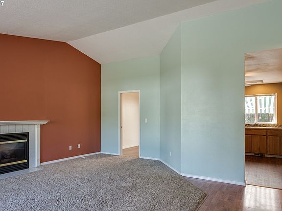 5th image of 12615 NE 45th Cir