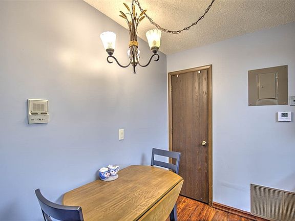 4th image of 464 Woodside Trl #A-2
