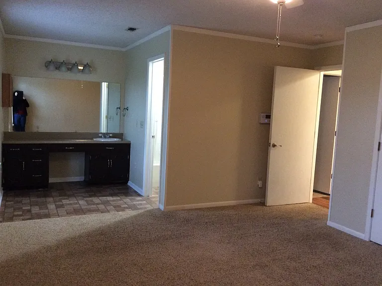 2835 Cypress Dr — Photo 6