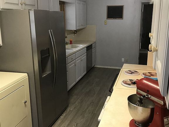 4th image of 1660 Montana St