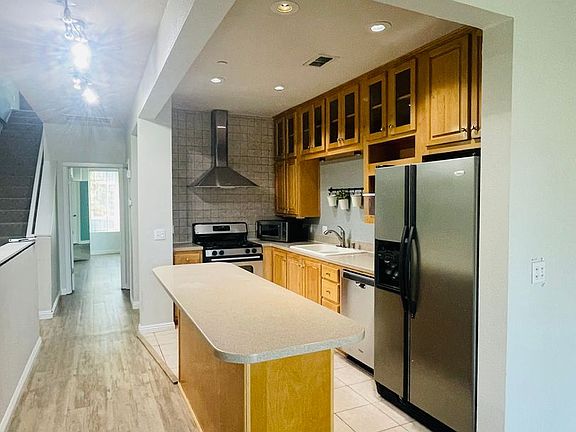 4th image of 407 Harriet Ln