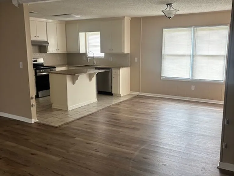 2704 Cranbrook Dr — Photo 4