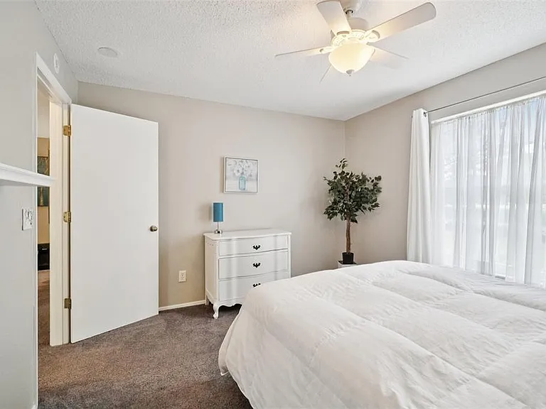 2243 Andover Cir — Photo 31