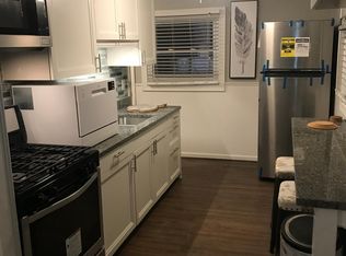 33055 N Valley View Dr, Grayslake, IL 60030