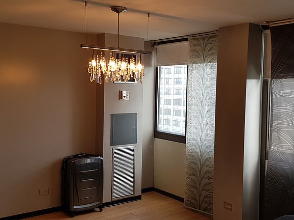5th image of 4800 S Lake Park Ave APT 1912