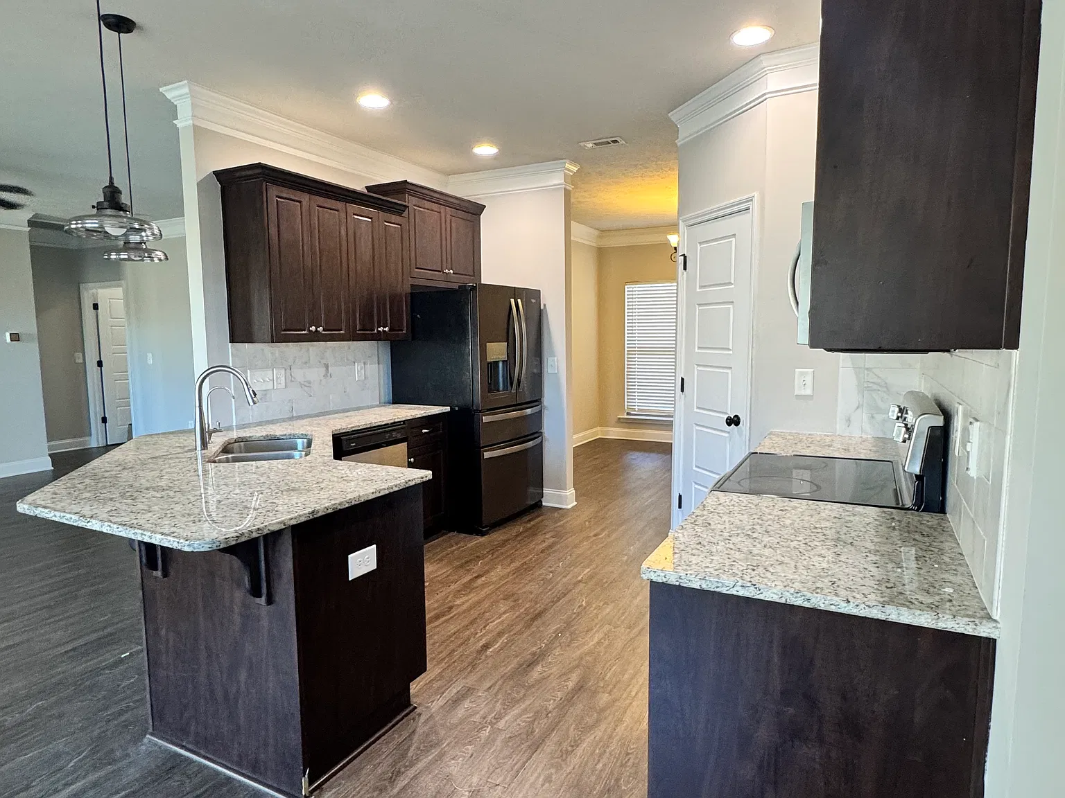 4 bed, 1865 sqft, $2,200 — Photo 3