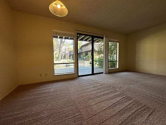 4th image of 1021 Fulton Ave #139