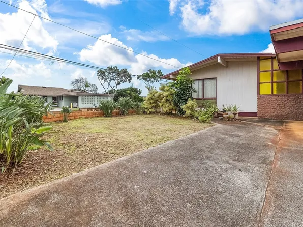 1404 Kaumoli St, Pearl City, HI 96782