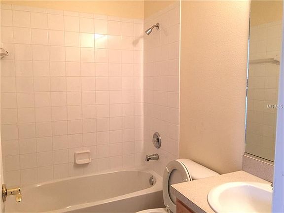 5th image of 2919 Pointeview Dr