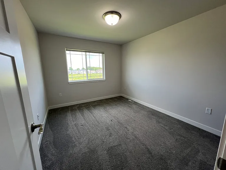 Guest Bedroom #1