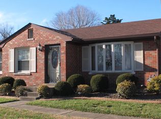 9902 Highcrest Ave, Louisville, KY 40272