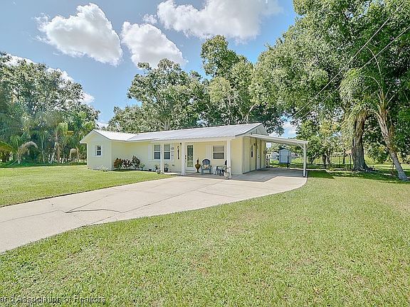 2nd image of 1725 Circle Dr