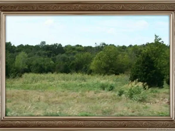 2828 Stonewall Dr, Bartlesville, OK 74006