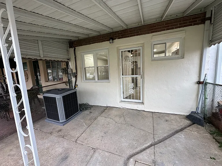 4725 Shamrock Ave — Photo 13