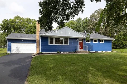 4 bed, 2359 sqft, $4,295 — Photo 1