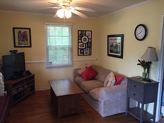 3rd image of 22 Derenne Ct
