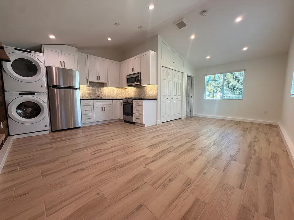 7537 Royer Ave