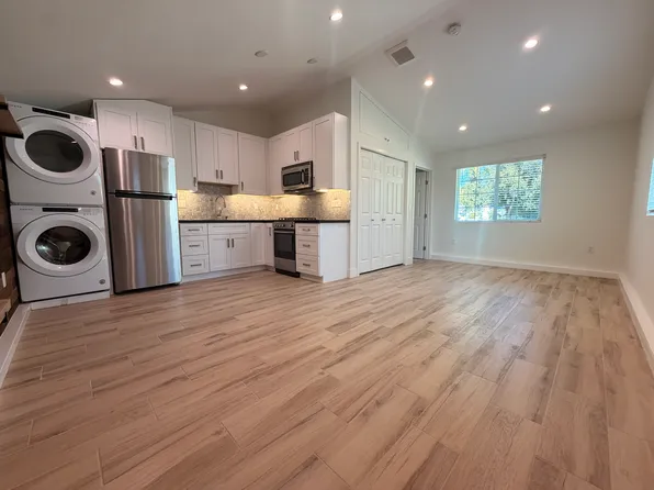 7537 Royer Ave, West Hills, CA 91307
