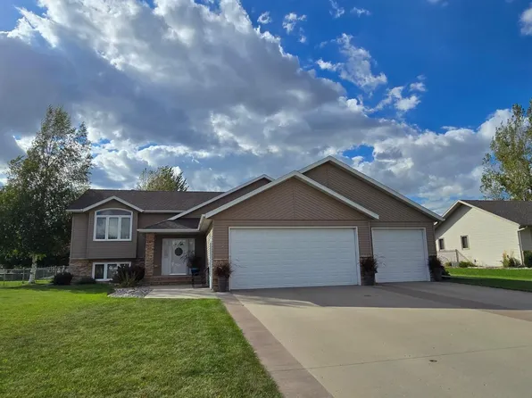5201 18th St N, Moorhead, MN 56560