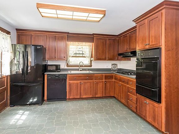 5th image of 24 Dunshire Dr