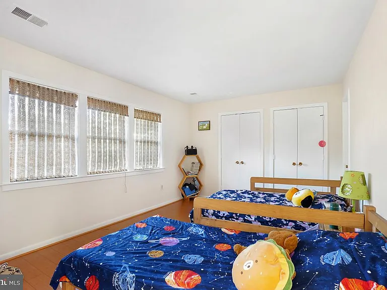 5351 Strathmore Ave — Photo 20