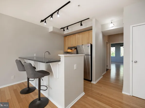 182 Gay St APT 502, Philadelphia, PA 19128