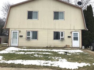 296 Dee Rd, North Aurora, IL 60542