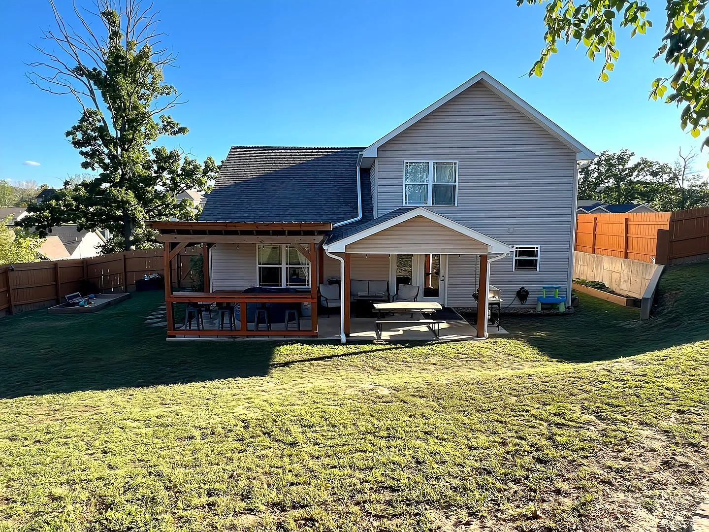 Beautiful home close to Post! — Photo 2
