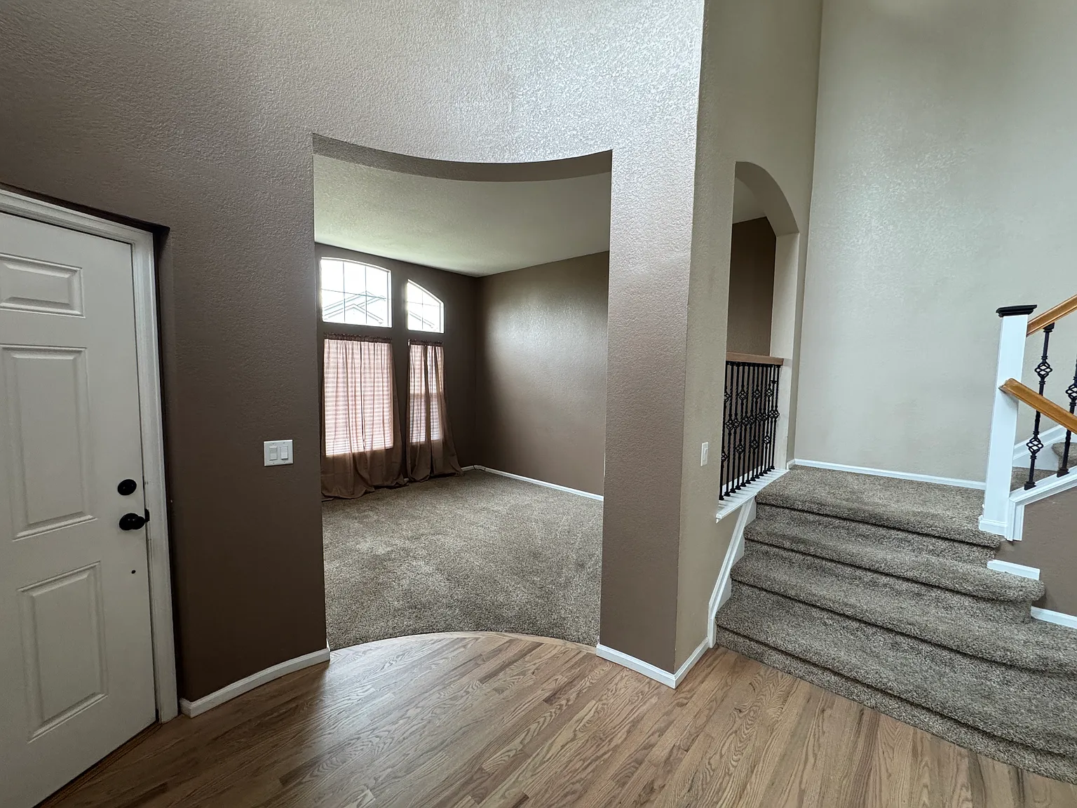 4 bed, 3800 sqft, $3,850 — Photo 4