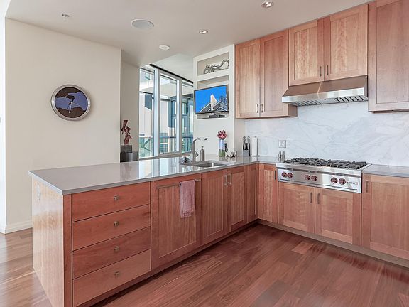 5th image of 10700 NE 4th St Unit 4002