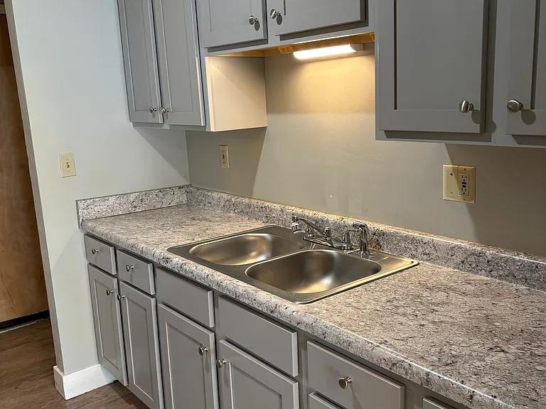 4028 N Illinois Ave #8 — Photo 2