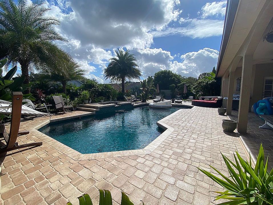 1st image of 4523 Village Wood Dr