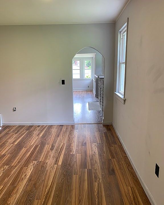 1st image of 804 3rd Ave