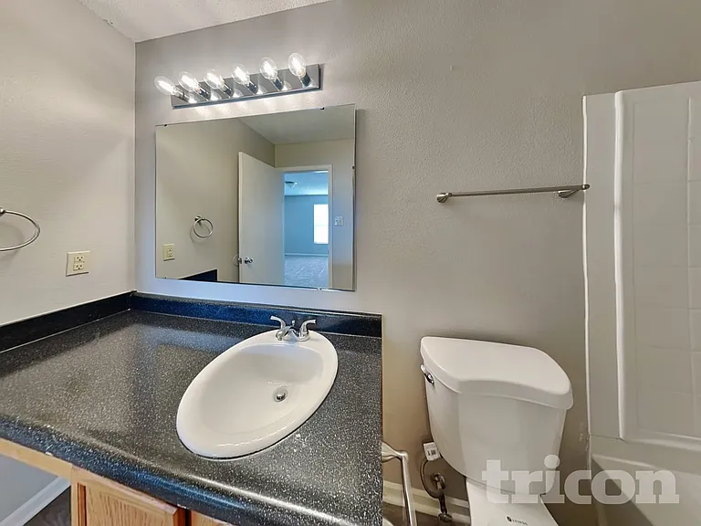 2168 Olympia Dr — Photo 7