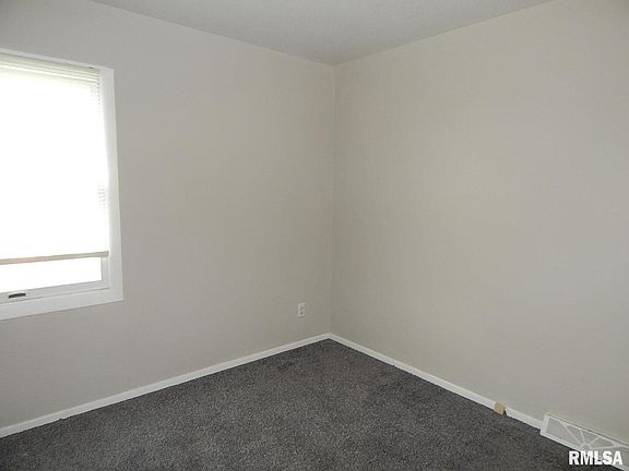 4th image of 4125 Cresthill Dr