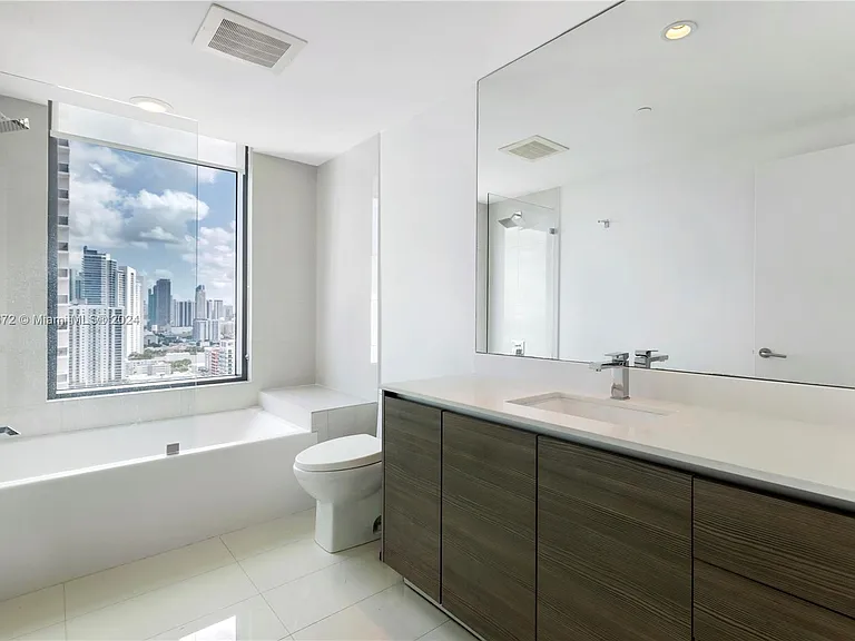 460 NE 28th St #2808 — Photo 7