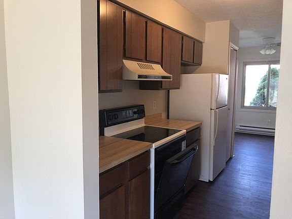 3rd image of 258 Brunswick Dr APT C