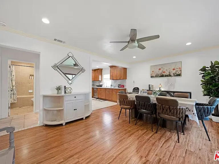 15213 Daphne Ave — Photo 2