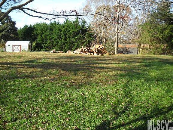 3rd image of 6165 Northlake Dr