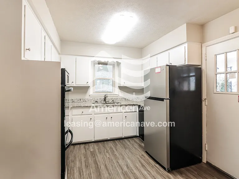 178903_006_kitchen_14257356.jpg