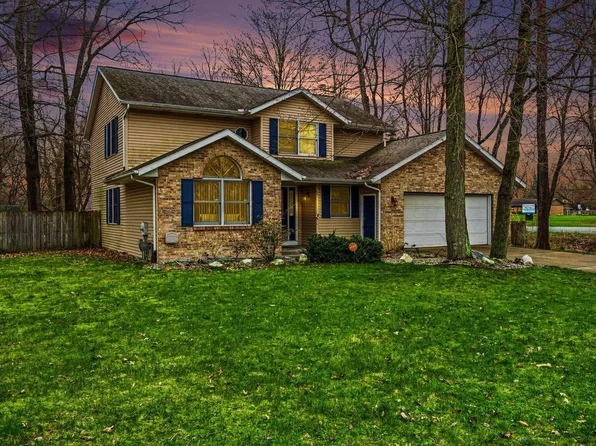 5790 Sandy Cove Dr, Kalamazoo, MI 49048