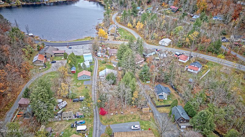 3rd image of 9 Kilmer Roadway