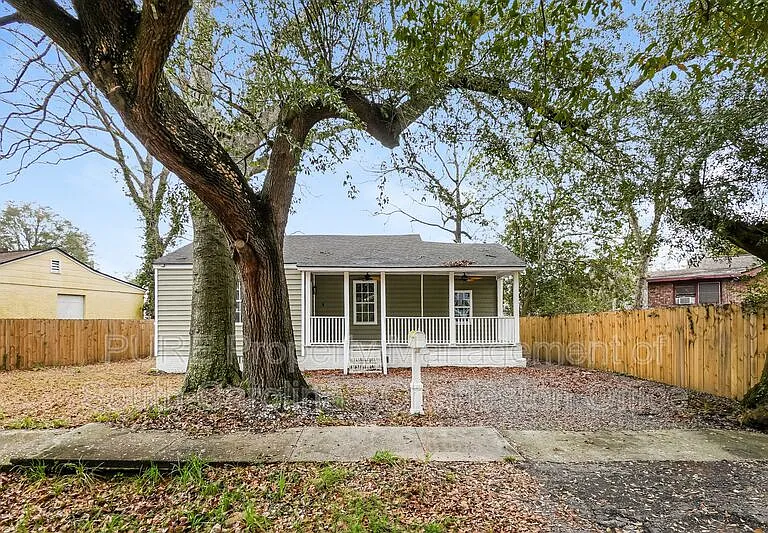 2679 Oregon Ave — Photo 2