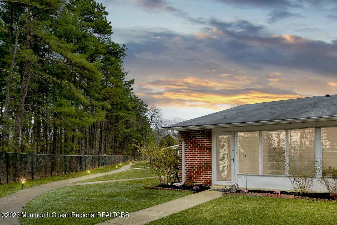 1035 Aberdeen Drive #A photo 1
