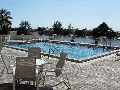 3rd image of 5750 Collins Ave APT 11J