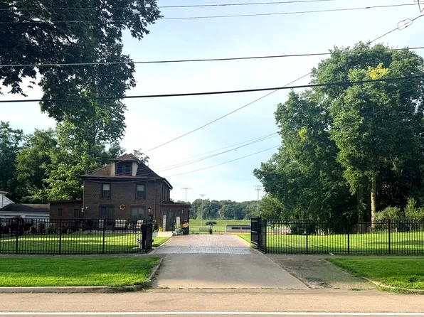 527 E Main St, Ottawa, IL 61350